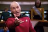 Star-Trek-Menage-a-Troi-Captain-Picard-Patrick-Stewart-600x402.jpg